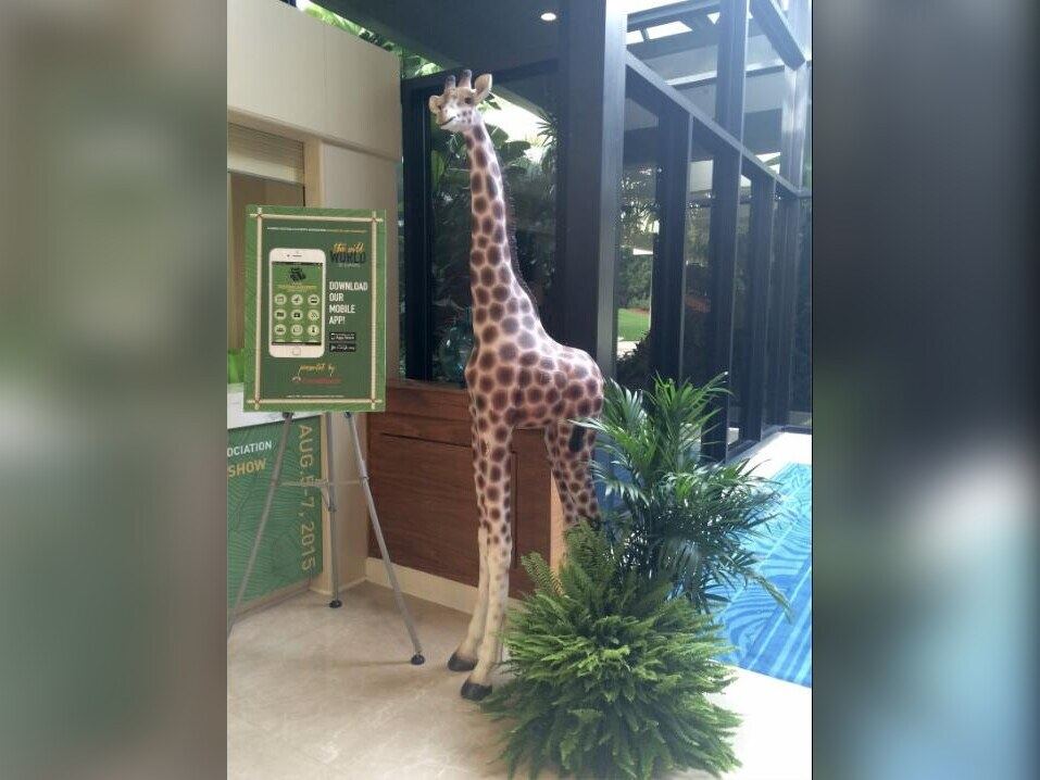 Giraffe statue photo prop