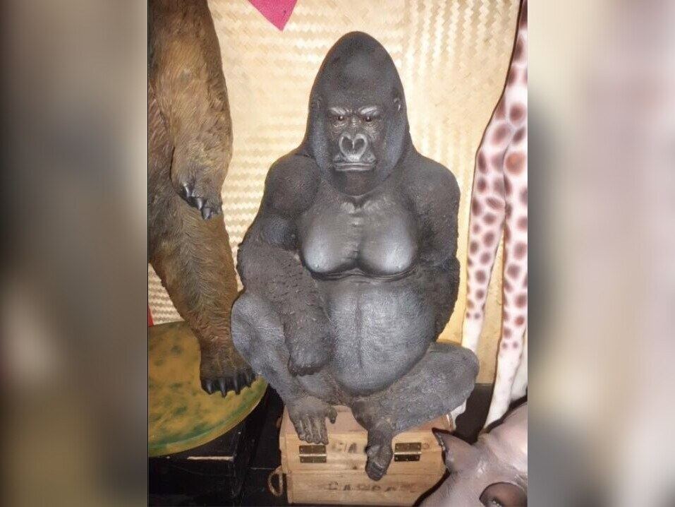 Gorilla statue photo prop