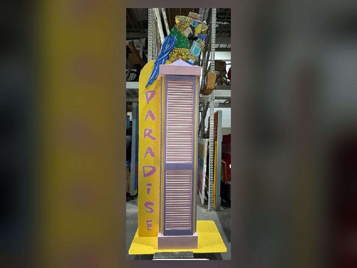 Parrothead paradise shuttered area marker